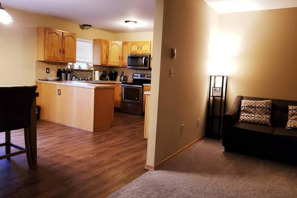 *Amenity-Filled Waterfront Oasis @Saw Creek Estates Near Waterfalls And Hiking* East Stroudsburg Exterior photo